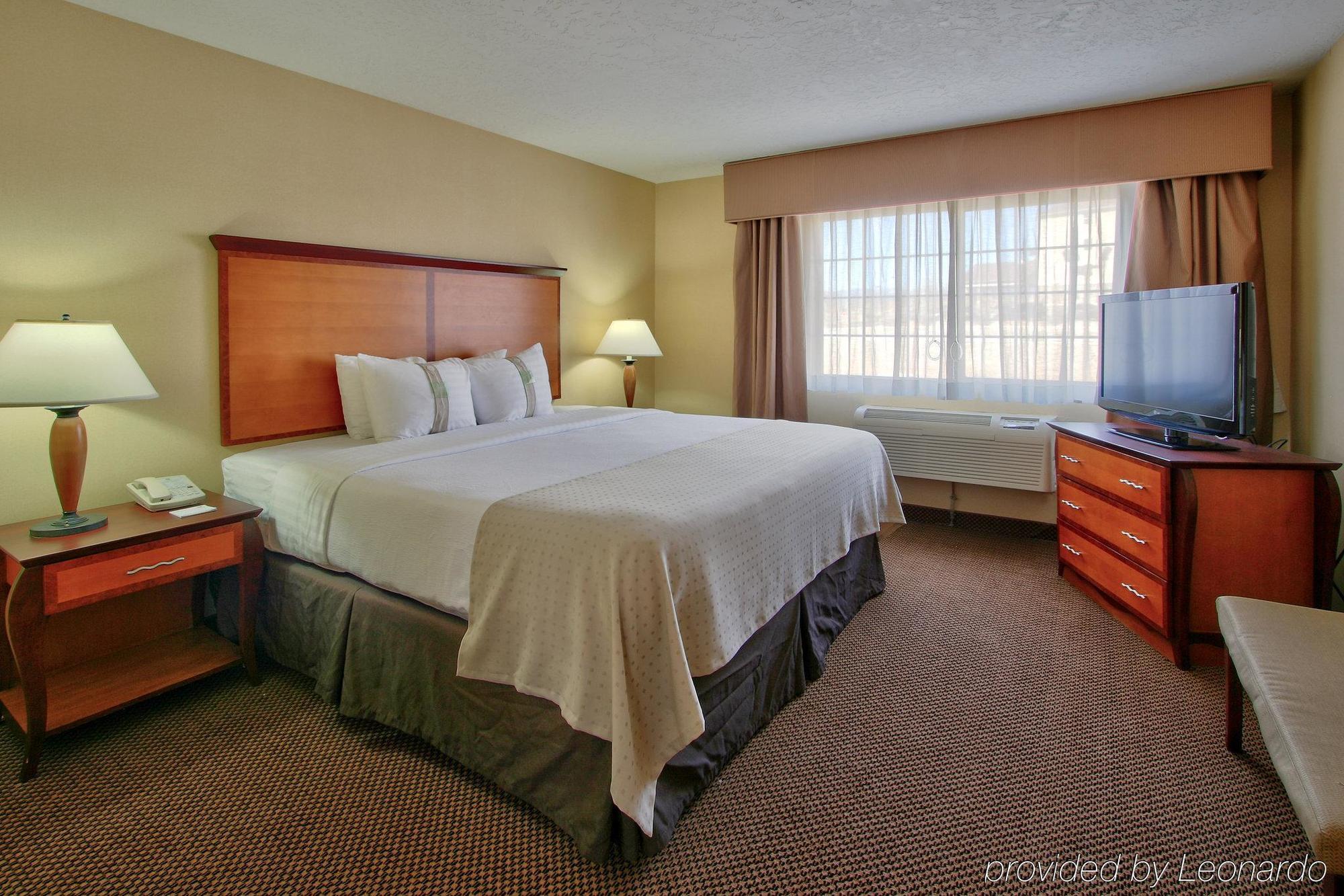 Holiday Inn & Suites Albuquerque Airport By Ihg Room photo