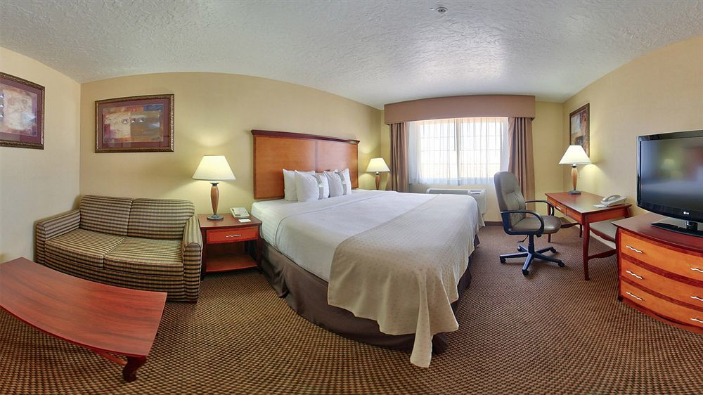 Holiday Inn & Suites Albuquerque Airport By Ihg Exterior photo