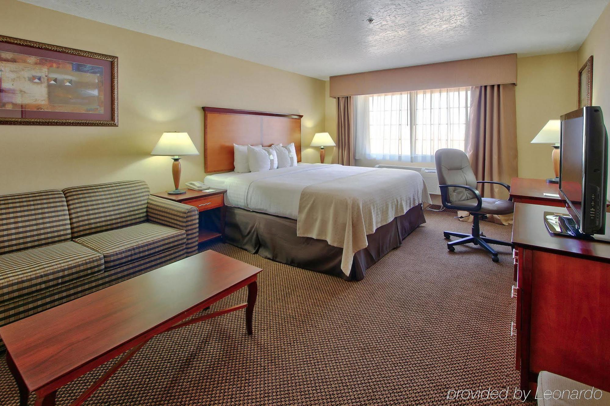 Holiday Inn & Suites Albuquerque Airport By Ihg Exterior photo