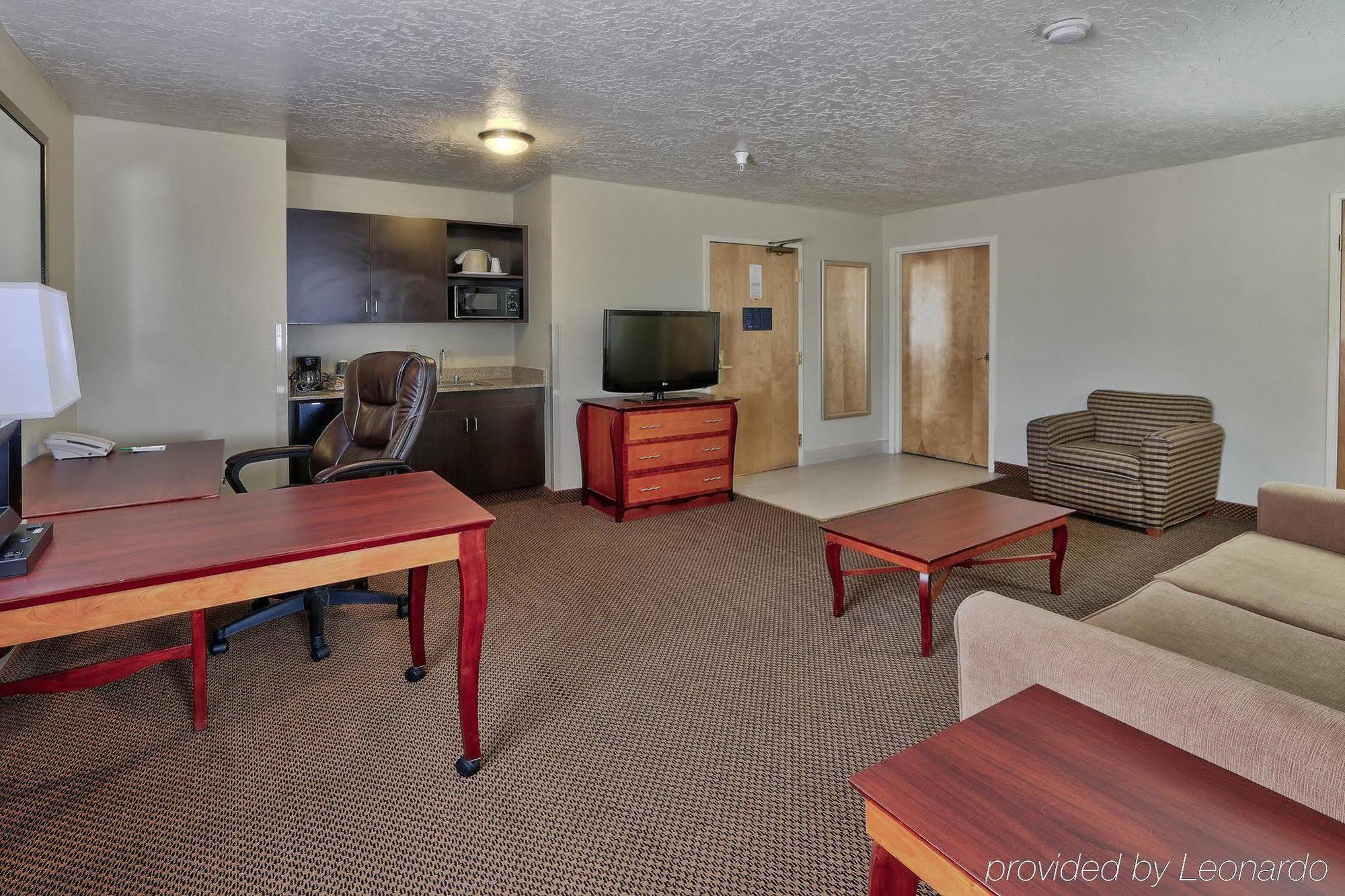 Holiday Inn & Suites Albuquerque Airport By Ihg Exterior photo